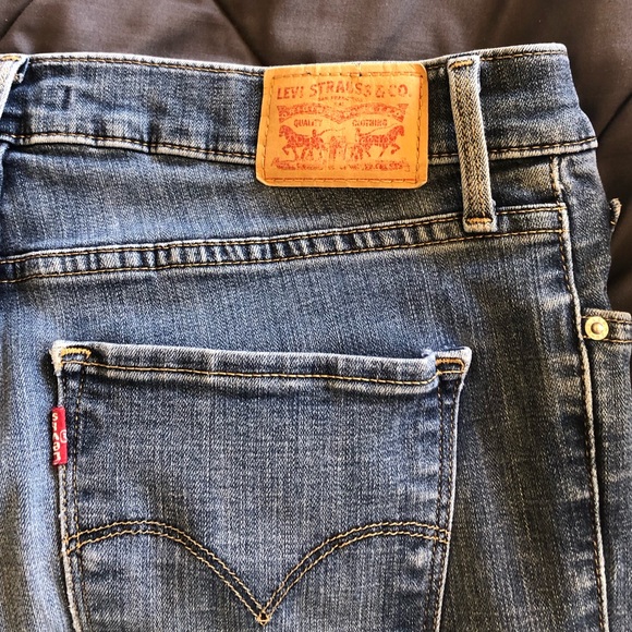 Levi’s Jeans blue straight leg medium wash color - Picture 6 of 7